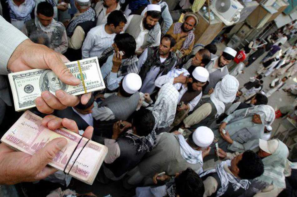 سیاست‌های معقول پولی تطبیق شده است / مردم اسعار خارجی خود را به افغانی تبدیل می‌کنند