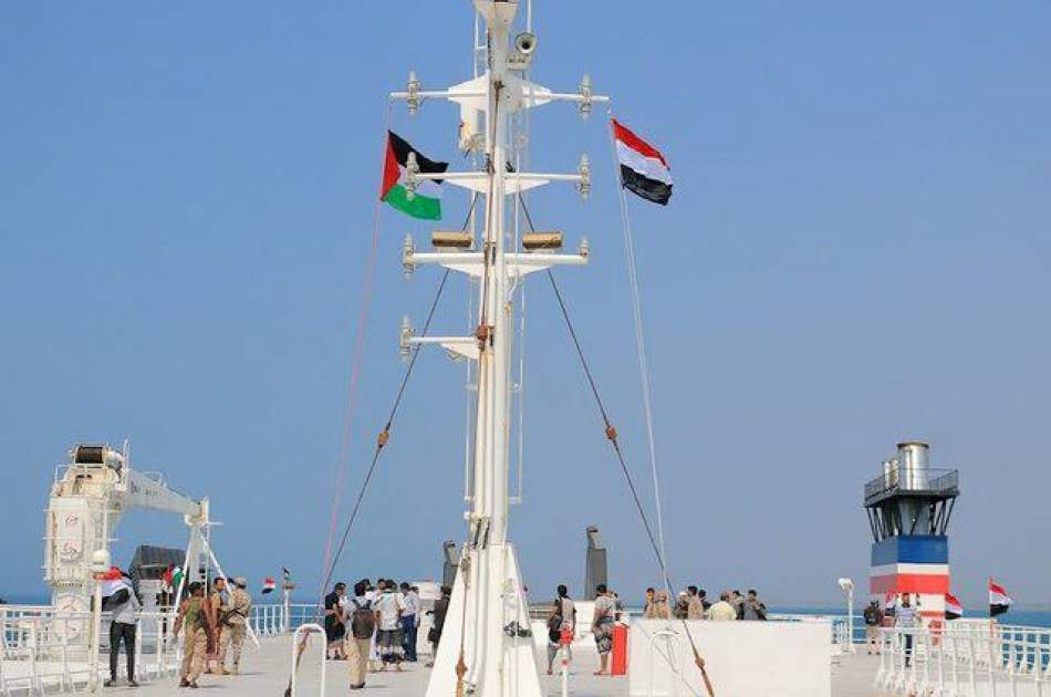 گاردین: در پی تهدید یمنی ها در دریای سرخ، ۱۰۰ کشتی مسیر خود را از کانال سوئز تغییر دادند