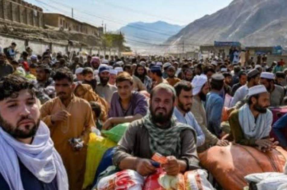 طی یک روز گذشته صدها مهاجر افغانستانی از پاکستان اخراج شدند