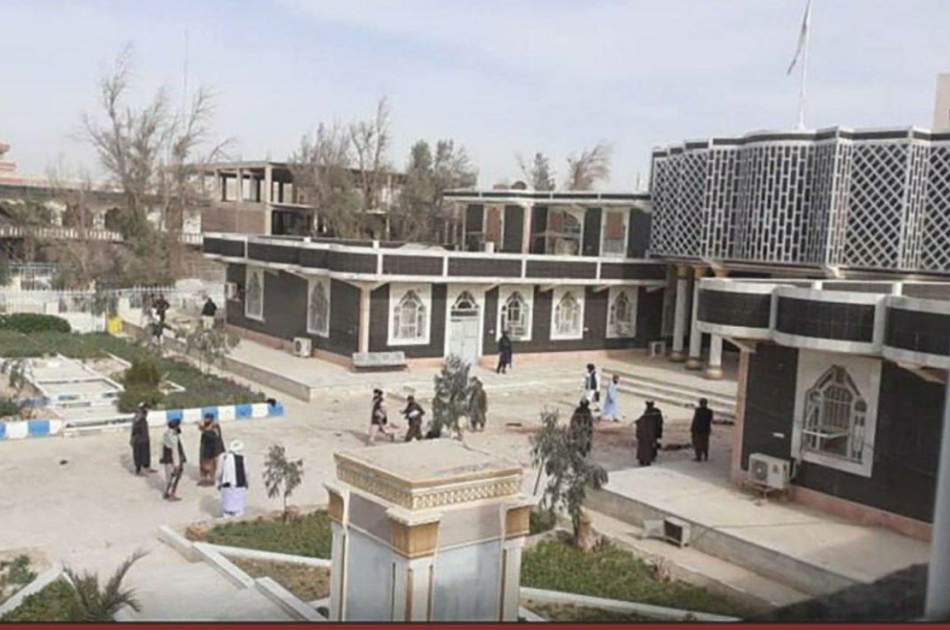زخمی شدن سه نیروی امنیتی در حمله انتحاری بالای ساختمان مقام ولایت نیمروز