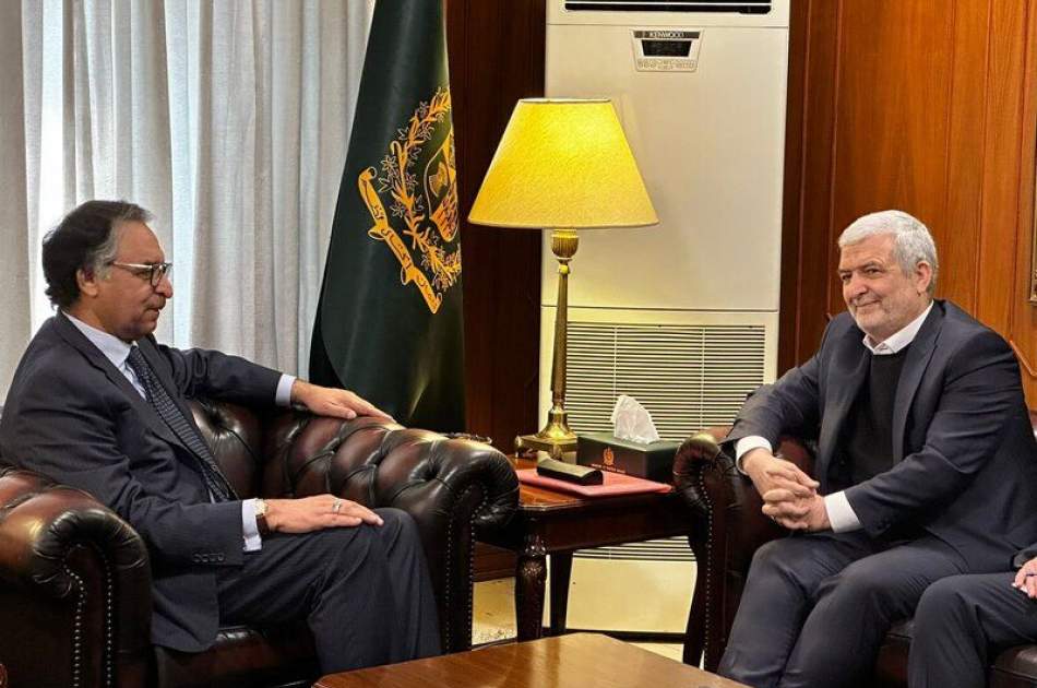 دیدار عباس جیلانی با کاظمی قمی؛ وزیر خارجه پاکستان به یک افغانستان صلح‌آمیز و باثبات تاکید کرد