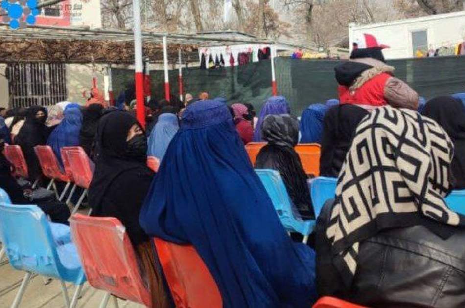 حدود ۵۰۰ زن در کابل وسایل کار دریافت کردند