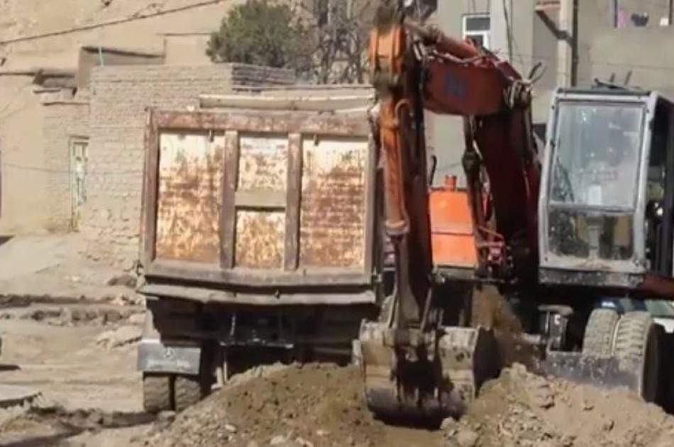 کار ساخت یک جاده با هزینه بیش از ۴ میلیون افغانی در ولایت بادغیس آغاز شد