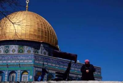 Israeli forces attack Palestinian worshippers, block their entry into al-Aqsa Mosque