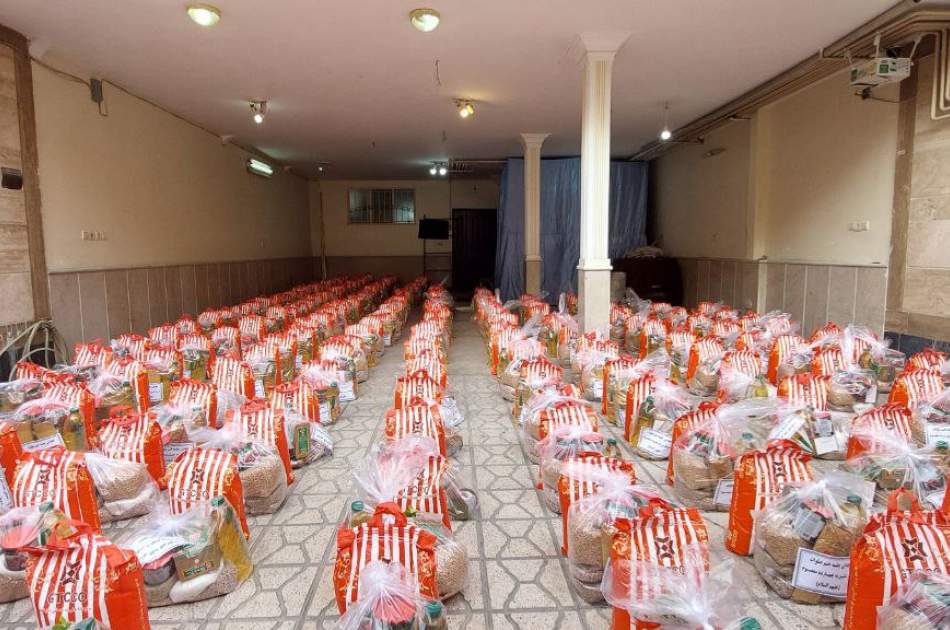 اهدای بسته‌های غذایی به خانواده مهاجرین نیازمند در مشهد مقدس
