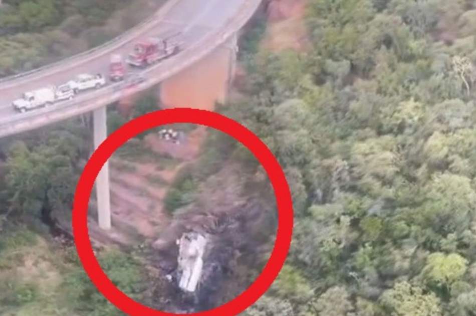 سقوط بس مسافربری به یک دره در افریقای جنوبی 45 کشته برجا گذاشت