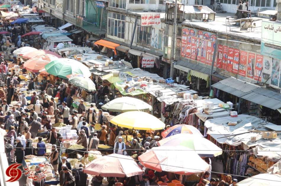 گزارش تصویری/ حضور گسترده مردم کابل در بازارها برای خرید در آستانه عید فطر  