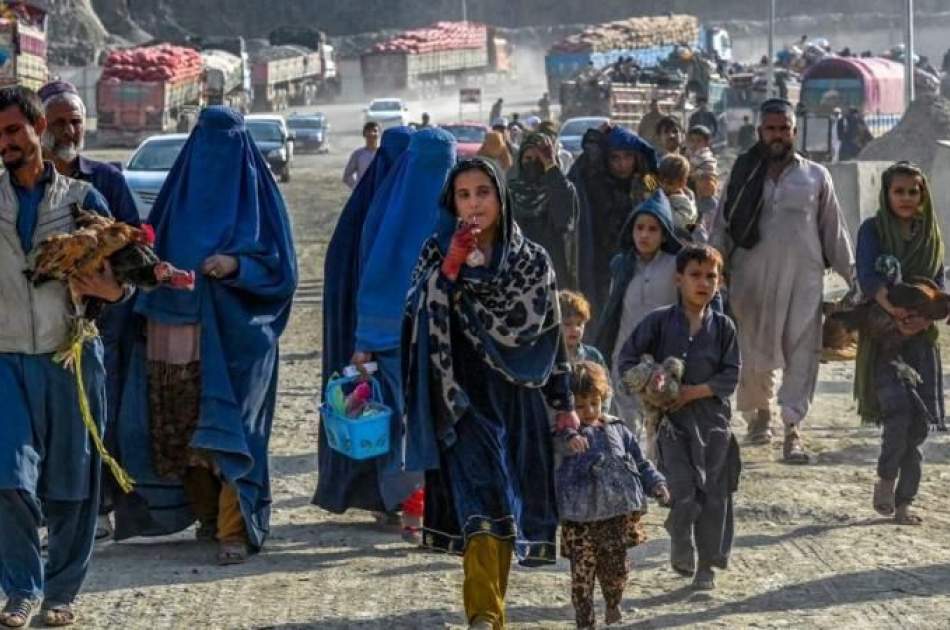 اخراج بیش از ۱۰۰ مهاجر افغانستانی از پاکستان
