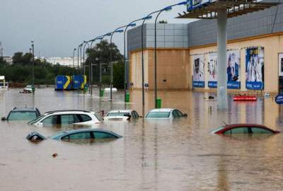 سیلاب ویرانگر در عمان جان 17 نفر را تاکنون گرفته است