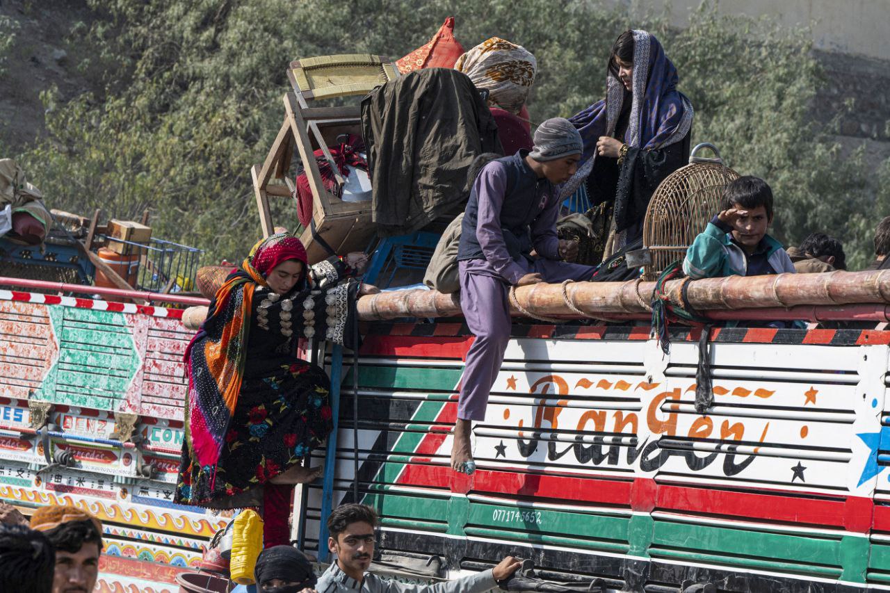 اخراج اجباری 53 مهاجر افغانستانی از پاکستان طی یک روز گذشته