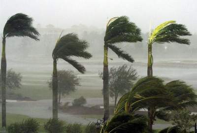 طوفان شدید در امارات و عمان جان ۲۱ تن را گرفت