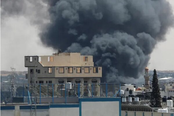 صهیونیست‌ها منازل مسکونی را منفجر کردند / عملیات علیه نظامیان اسرائیلی در رفح