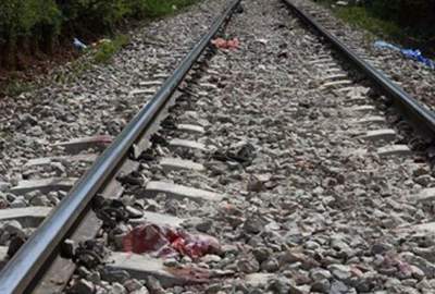The heartbreaking death of an Afghan woman and her child in a collision with a train in Tehran/ Mother
