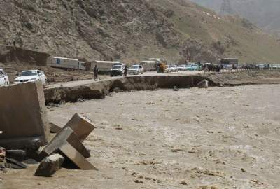 بخش‌های تخریب‌شده بر اثر سیلاب در شاهراه کابل-شمال بازسازی می‌شود