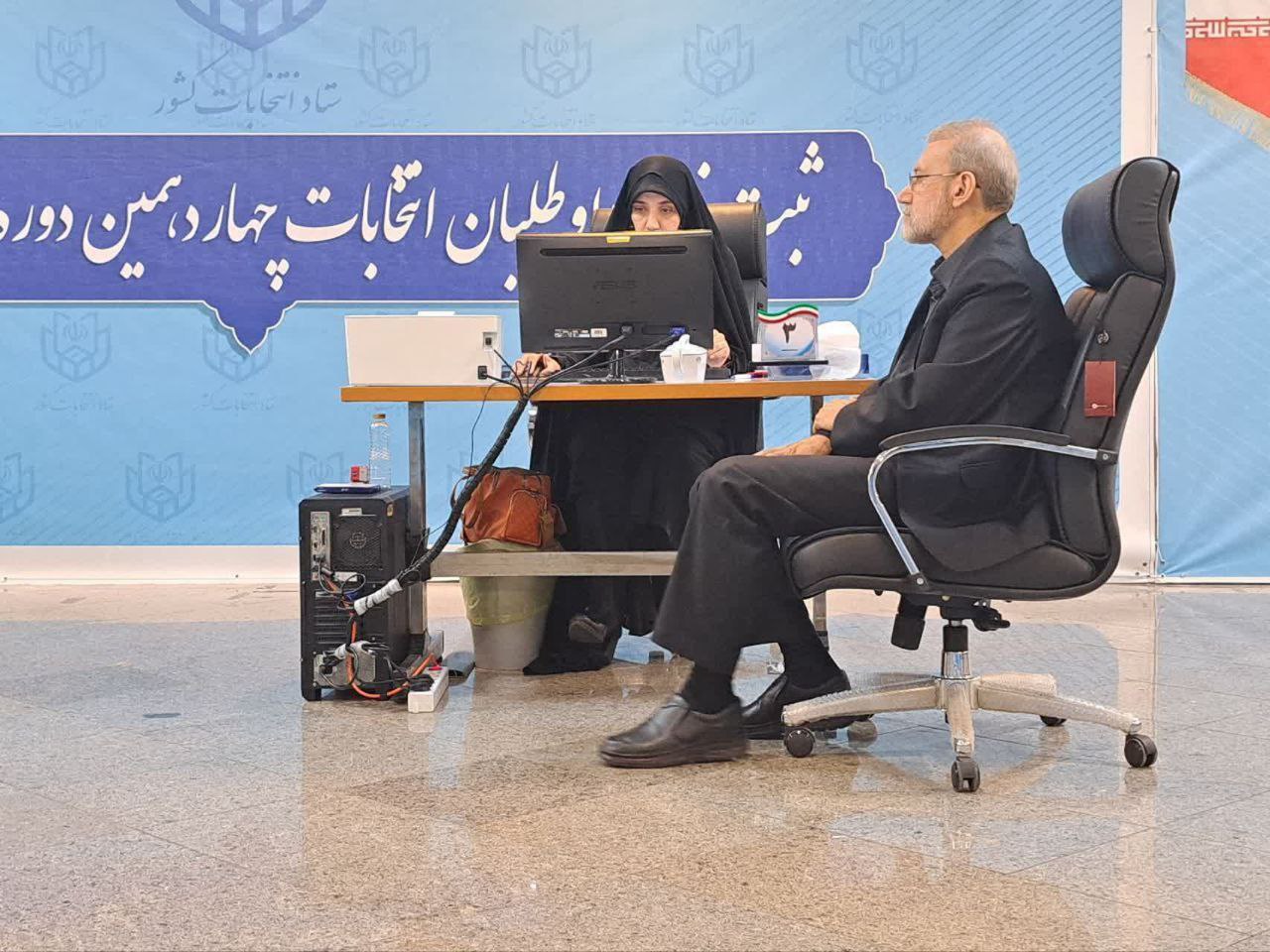ادامه روند ثبت نام نامزدان ریاست جمهوری ایران/ علی لاریجانی با شعار «ملت قوی، دولت زمینه‌ساز» ثبت نام کرد