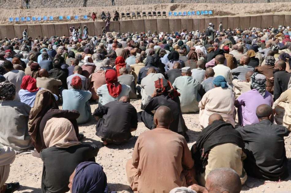 په هرات ولایت کې یوزرو ۳۰۰ معتادین خپلو کورنیو ته راستانه شول
