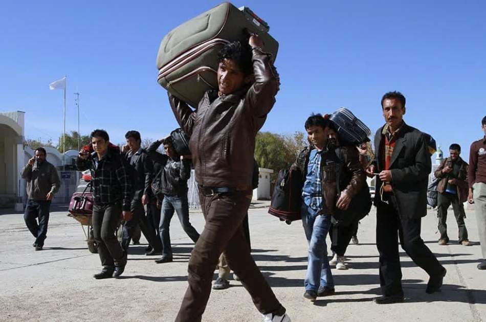 The return of more than 5000 Afghan refugees from Iran and Pakistan