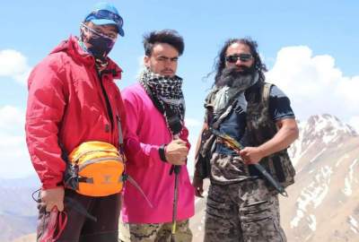 فتح بلندترین قله کوه بابا توسط کوهنوردانی از ولایات غور و بامیان