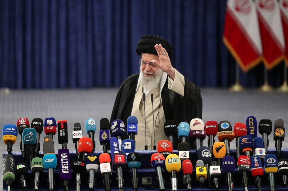 رهبر انقلاب اسلامی آراء خود در چهاردهمین دور انتخابات ریاست جمهوری ایران به صندوق انداخت