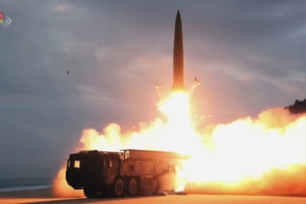 پرتاب دو موشک بالستیک کوتاه برد توسط کوریای شمالی