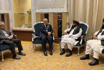 مجاهد با هدف تقویت روابط با نمایندگان ویژه ایران و پاکستان گفتگو کرد