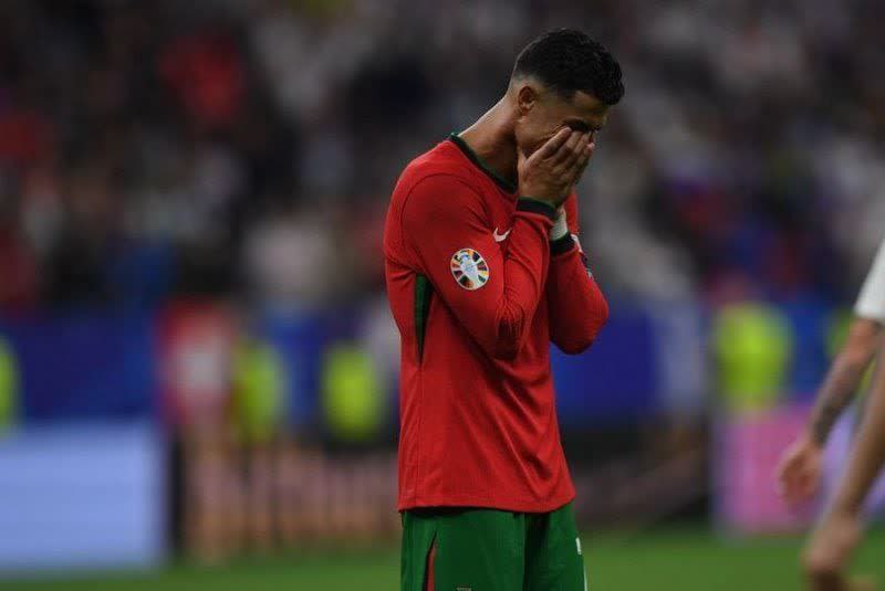 فرانسه صفر(۵)- پرتگال صفر(۳): پایان غم‌انگیز رونالدو در رقابت‌های یورو
