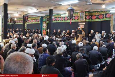 تصاویر/مراسم عزاداری تاسوعای حسینی در بیت آیت الله سیدمحمدعلی شیرازی  