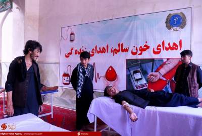 تصاویر/ راه‌اندازی کمپاین اهدای خون در حرم امامزاده یحیی (ع) سرپل  