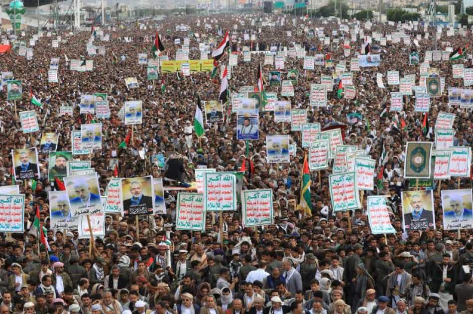 Mass demonstrations in the streets of Yemen